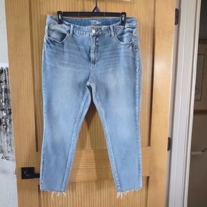 Time and Tru Light Wash Ankle Jeans